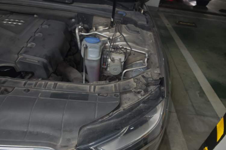 Used Audi A4L 2013 35 TFSI Automatic Technology Edition Engine Bay Left