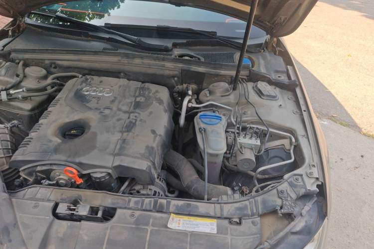 Used Audi A4L 2013 35 TFSI Automatic Comfort Model Engine Bay Left