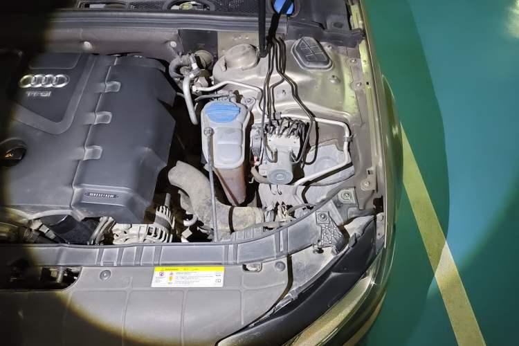 Used Audi A4L 2013 35 TFSI Automatic Comfort Model Engine Bay Left