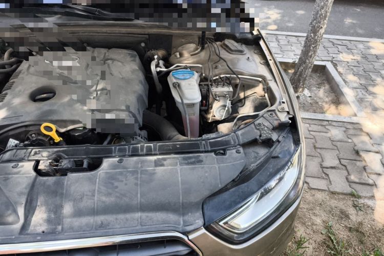 Used Audi A4L 2013 35 TFSI Automatic Standard Model Engine Bay Left