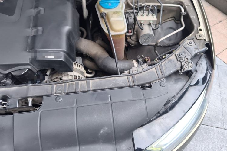 Used Audi A4L 2013 35 TFSI Automatic Comfort Model Engine Bay Left