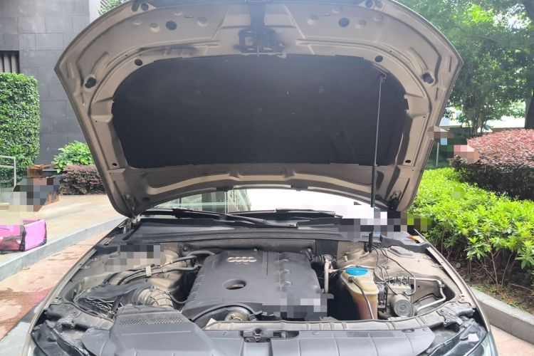 Used Audi A4L 2013 35 TFSI Automatic Comfort Model Engine Bay