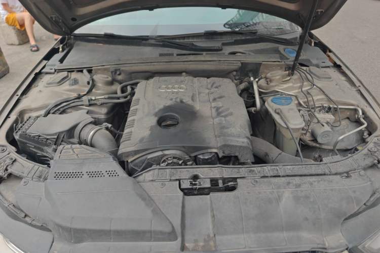 Used Audi A4L 2013 35 TFSI Automatic Comfort Model Engine Bay