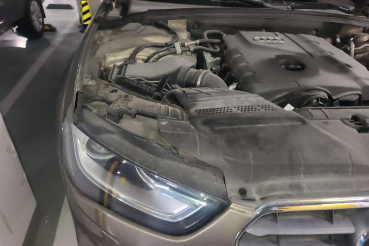 Used Audi A4L 2013 35 TFSI Automatic Comfort Model Engine Bay Right