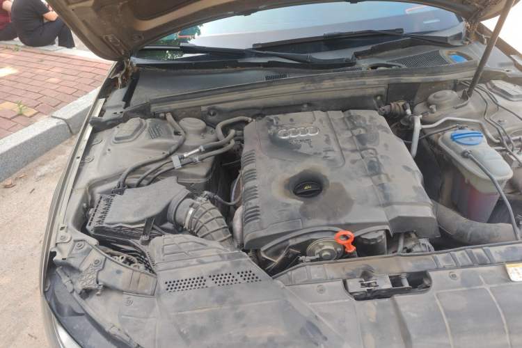 Used Audi A4L 2013 35 TFSI Automatic Comfort Model Engine Bay Right