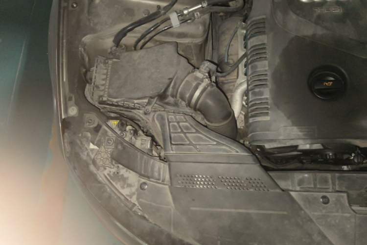 Used Audi A4L 2013 35 TFSI Automatic Comfort Model Engine Bay Right