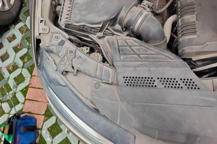 Used Audi A4L 2013 35 TFSI Automatic Standard Model Engine Bay Right