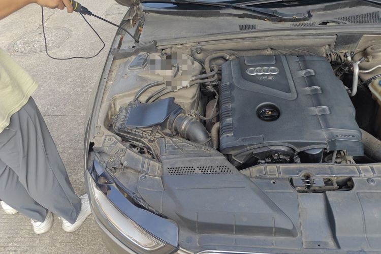 Used Audi A4L 2013 35 TFSI Automatic Standard Model Engine Bay Right