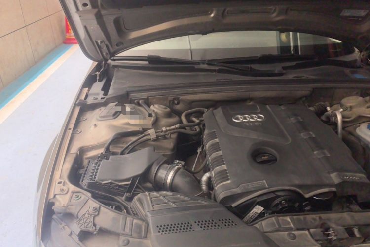 Used Audi A4L 2013 35 TFSI Automatic Comfort Model Engine Bay Right