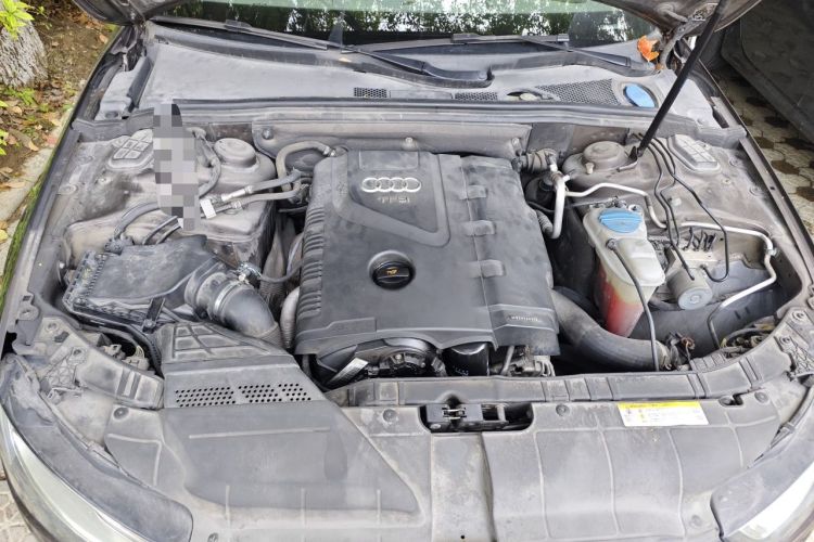 Used Audi A4L 2013 35 TFSI Automatic Standard Model Engine Bay