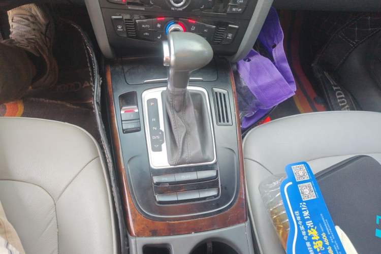 Used Audi A4L 2013 35 TFSI Automatic Comfort Model Gear Lever