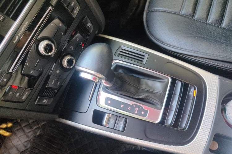Used Audi A4L 2013 35 TFSI Automatic Standard Model Gear Lever