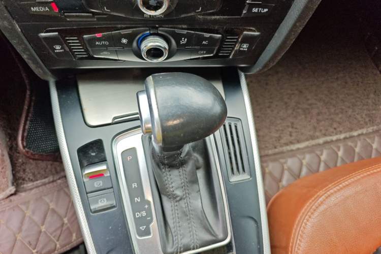 Used Audi A4L 2013 35 TFSI Automatic Standard Model Gear Lever