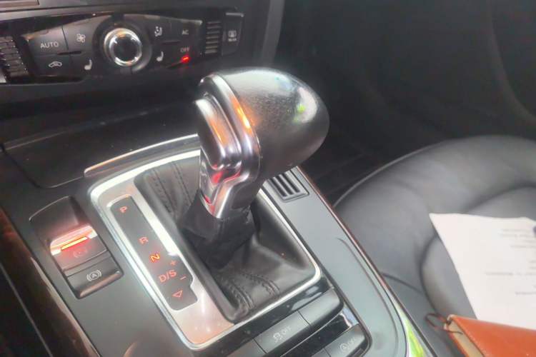 Used Audi A4L 2013 35 TFSI Automatic Comfort Model Gear Lever