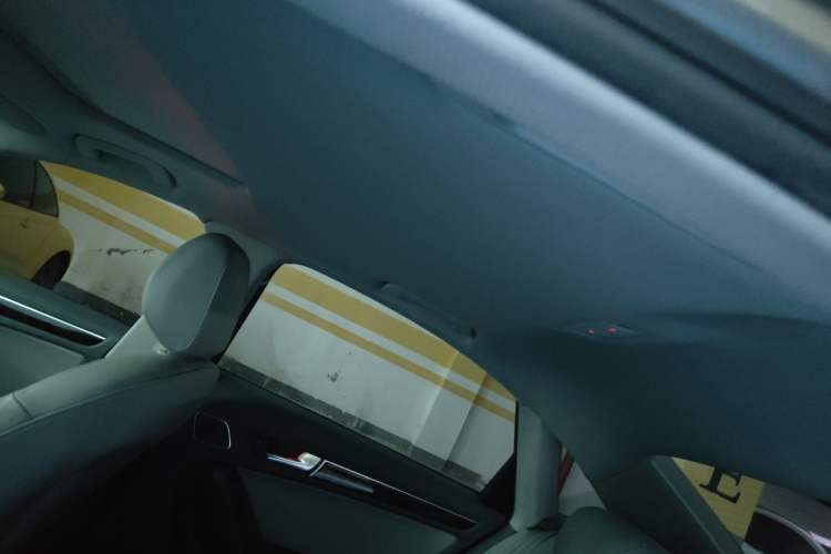 Used Audi A4L 2013 35 TFSI Automatic Comfort Model Headliner