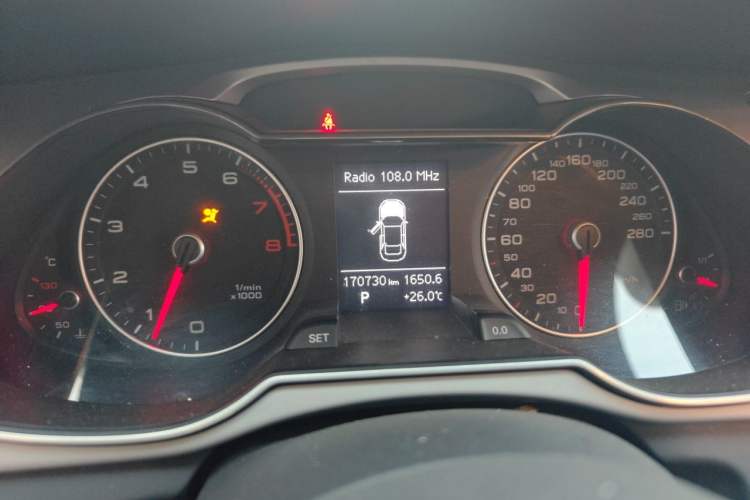 Used Audi A4L 2013 35 TFSI Automatic Comfort Model Instrument Cluster