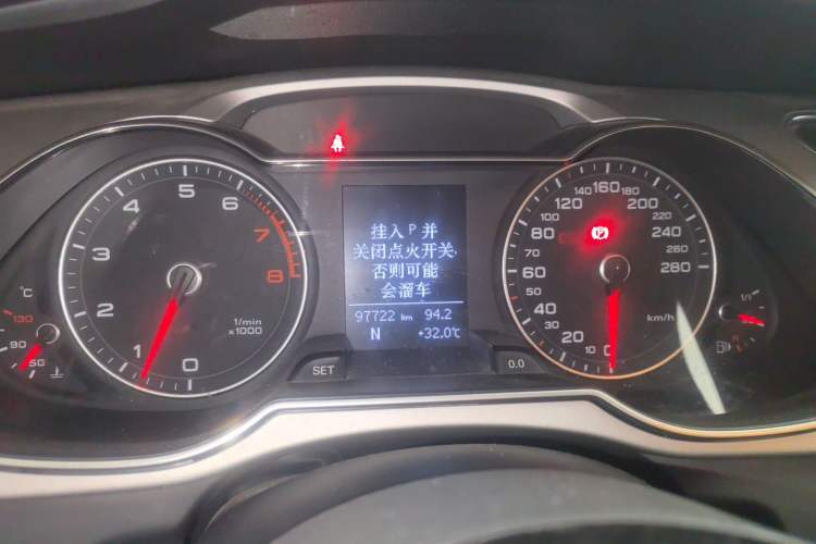 Used Audi A4L 2013 35 TFSI Automatic Comfort Model Instrument Cluster