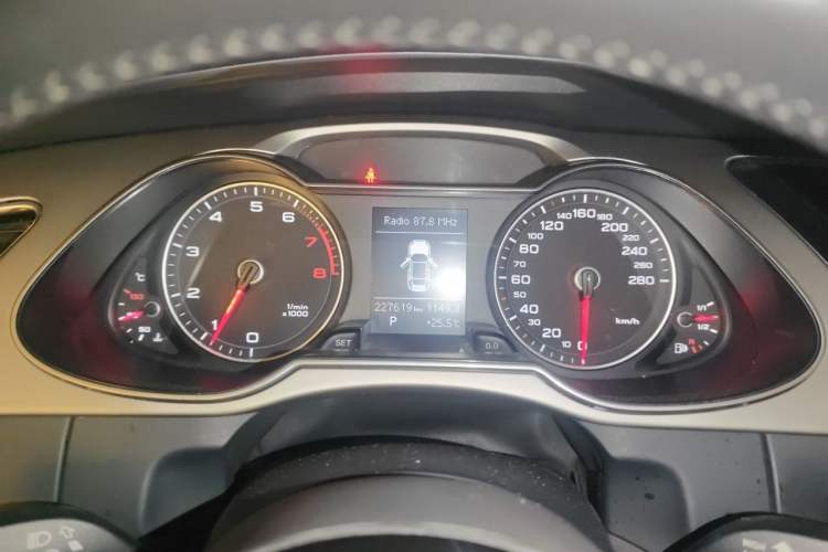 Used Audi A4L 2013 35 TFSI Automatic Standard Model Instrument Cluster
