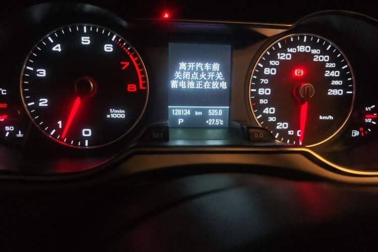 Used Audi A4L 2013 35 TFSI Automatic Technology Edition Odometer Close Up