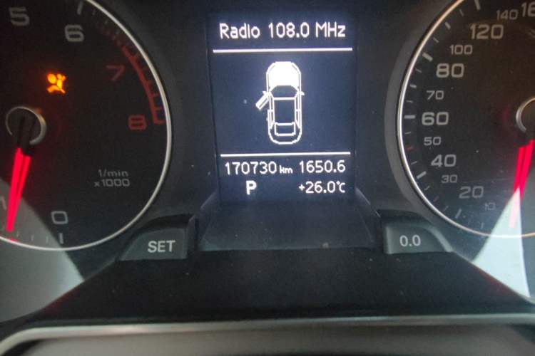 Used Audi A4L 2013 35 TFSI Automatic Comfort Model Odometer Close Up