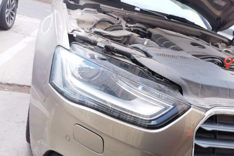 Used Audi A4L 2013 35 TFSI Automatic Standard Model Right Front Headlight