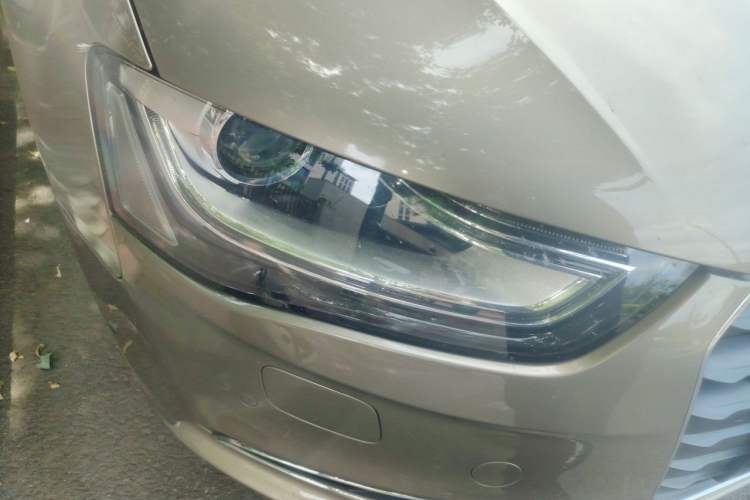 Used Audi A4L 2013 35 TFSI Automatic Standard Model Right Front Headlight