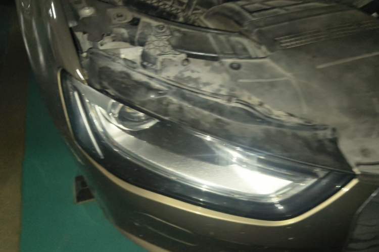 Used Audi A4L 2013 35 TFSI Automatic Comfort Model Right Front Headlight