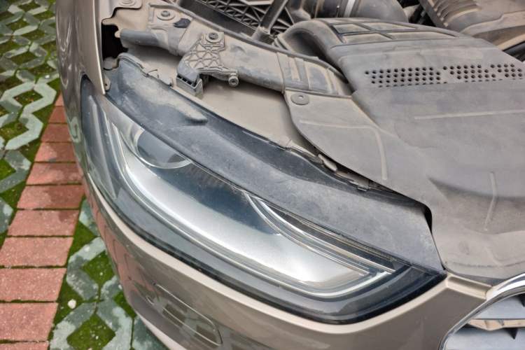 Used Audi A4L 2013 35 TFSI Automatic Standard Model Right Front Headlight