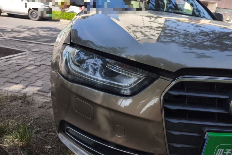 Used Audi A4L 2013 35 TFSI Automatic Standard Model Right Front Headlight