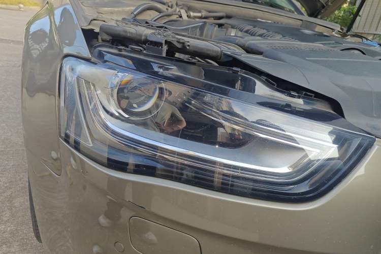 Used Audi A4L 2013 35 TFSI Automatic Standard Model Right Front Headlight