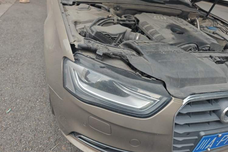 Used Audi A4L 2013 35 TFSI Automatic Comfort Model Right Front Headlight