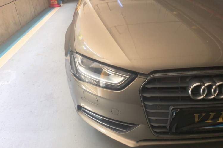 Used Audi A4L 2013 35 TFSI Automatic Comfort Model Right Front Headlight