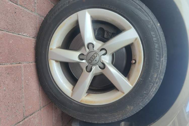 Used Audi A4L 2013 35 TFSI Automatic Standard Model Right Front Wheel Hub