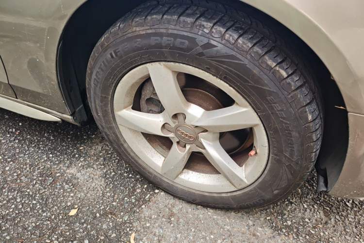 Used Audi A4L 2013 35 TFSI Automatic Standard Model Right Front Wheel Hub