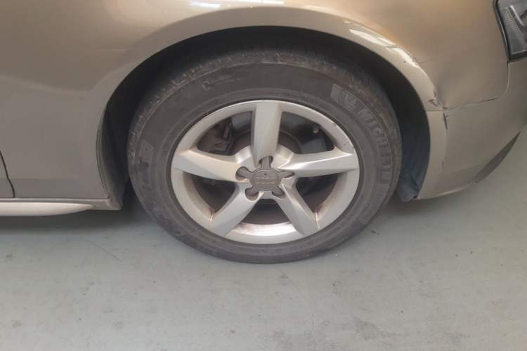 Used Audi A4L 2013 35 TFSI Automatic Comfort Model Right Front Wheel Hub
