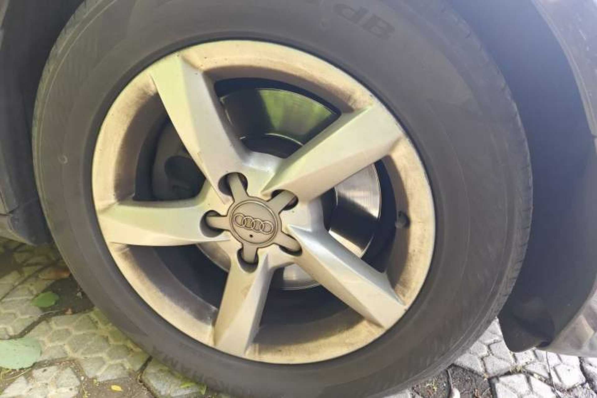 Used Audi A4L 2013 35 TFSI Automatic Standard Model Right Front Wheel Hub