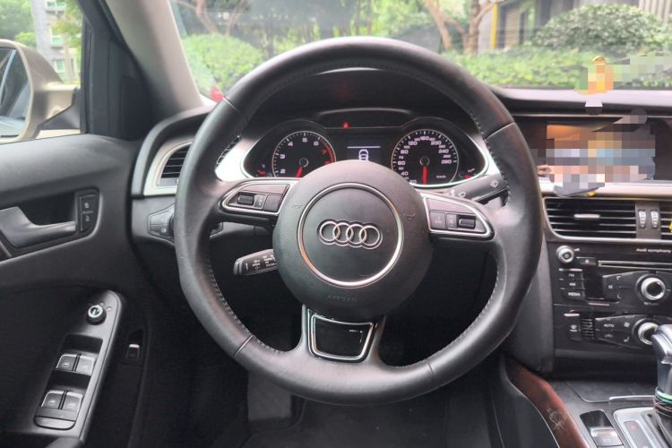 Used Audi A4L 2013 35 TFSI Automatic Comfort Model Steering Wheel