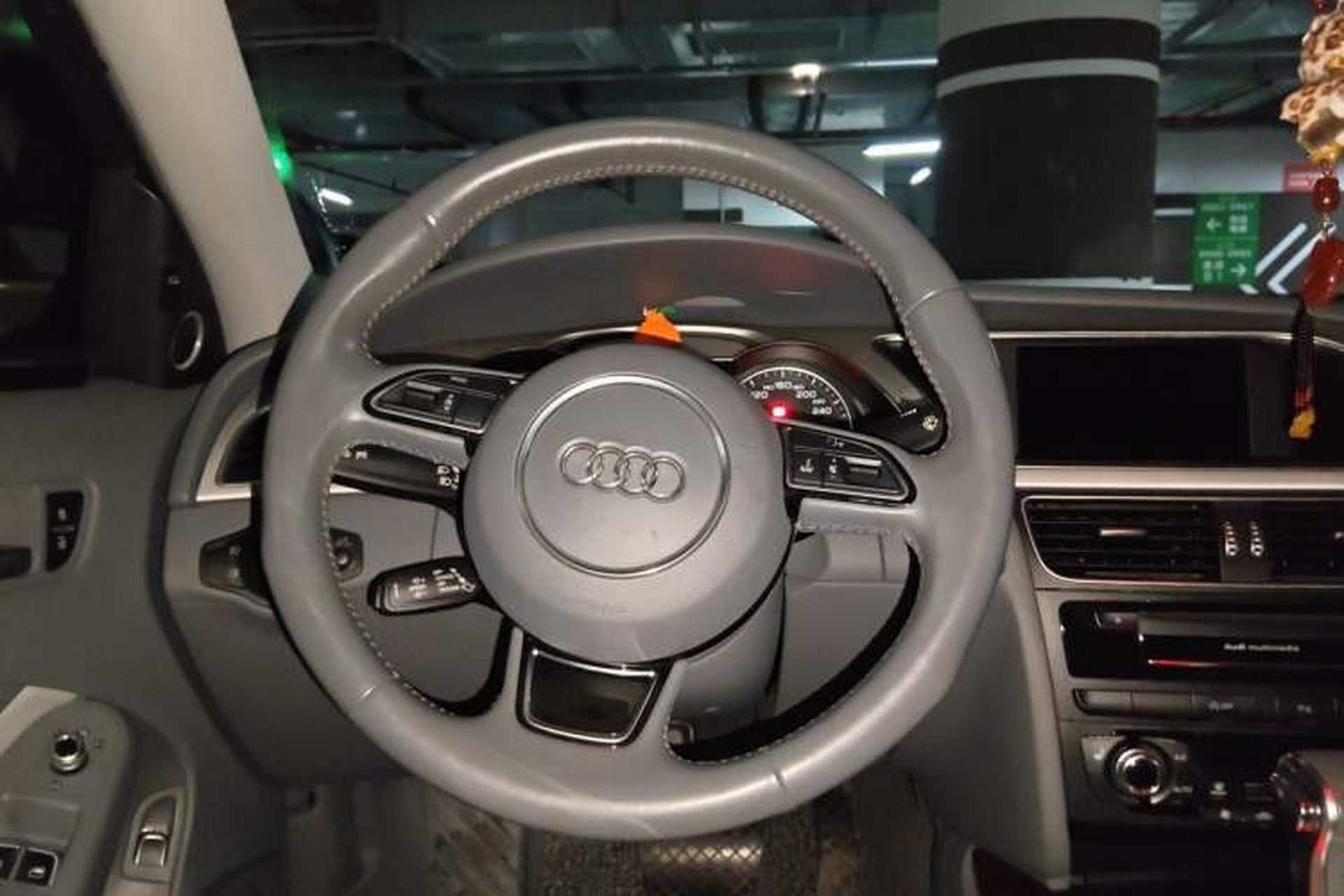 Used Audi A4L 2013 35 TFSI Automatic Luxury Model Steering Wheel