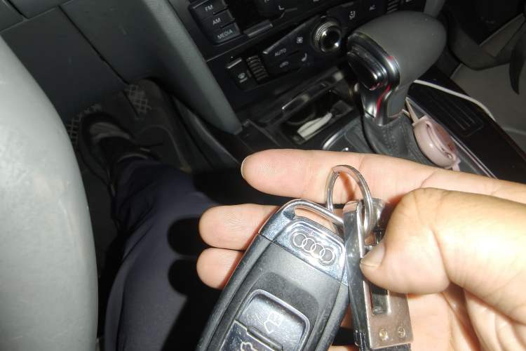 Used Audi A4L 2013 35 TFSI Automatic Comfort Model Vehicle Key