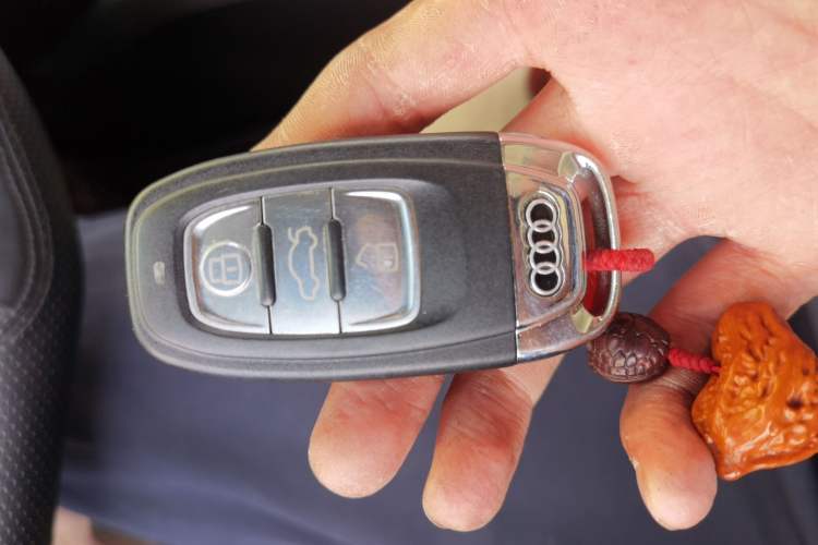 Used Audi A4L 2013 35 TFSI Automatic Standard Model Vehicle Key
