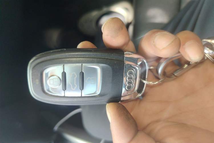 Used Audi A4L 2013 35 TFSI Automatic Standard Model Vehicle Key