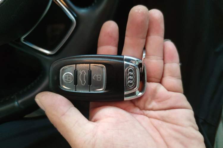 Used Audi A4L 2013 35 TFSI Automatic Comfort Model Vehicle Key