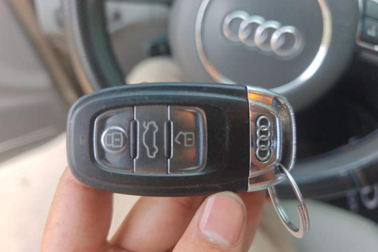 Used Audi A4L 2013 35 TFSI Automatic Comfort Model Vehicle Key