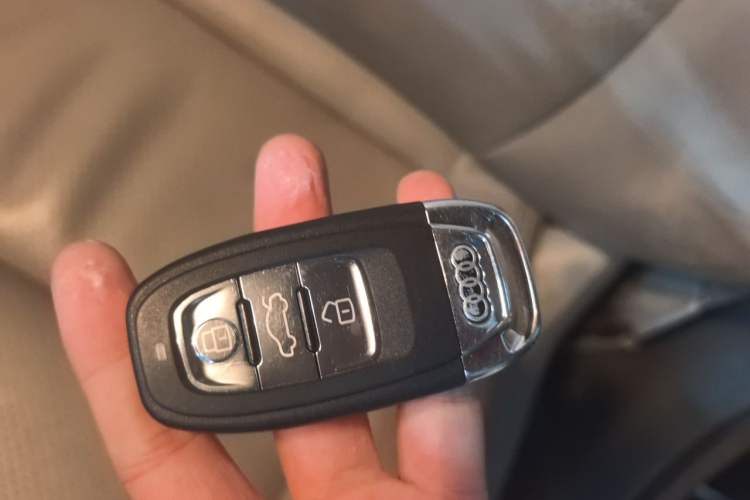 Used Audi A4L 2013 35 TFSI Automatic Standard Model Vehicle Key