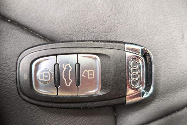 Used Audi A4L 2013 35 TFSI Automatic Comfort Model Vehicle Key
