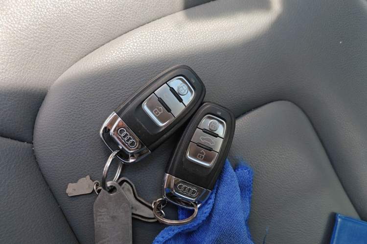 Used Audi A4L 2013 35 TFSI Automatic Standard Model Vehicle Key