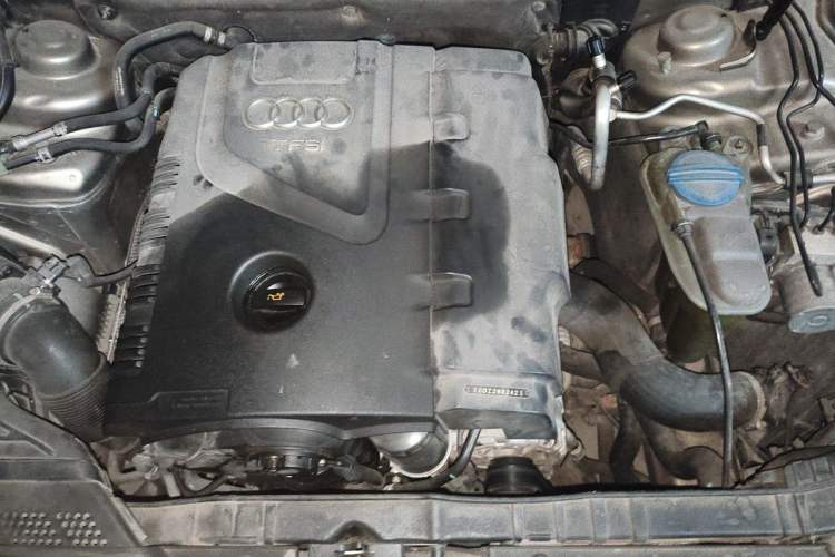Used Audi A4L 2013 35 TFSI Automatic Comfort Model Engine Bay