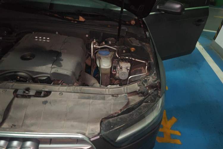 Used Audi A4L 2013 30 TFSI Automatic Comfort Model Engine Bay Left