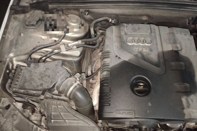 Used Audi A4L 2013 35 TFSI Automatic Comfort Model Engine Bay Right