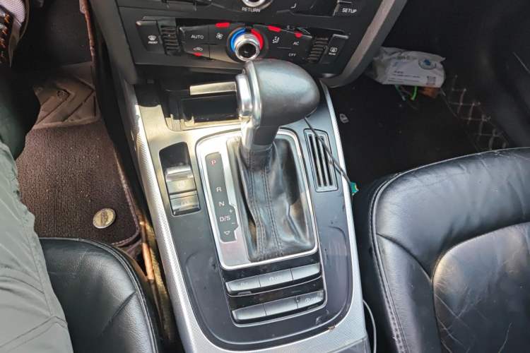 Used Audi A4L 2013 35 TFSI Automatic Standard Model Gear Lever